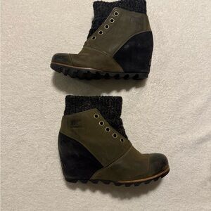 Sorel Women’s Joanie Sweater Wedge Ankle Winter Boots Green Size 10